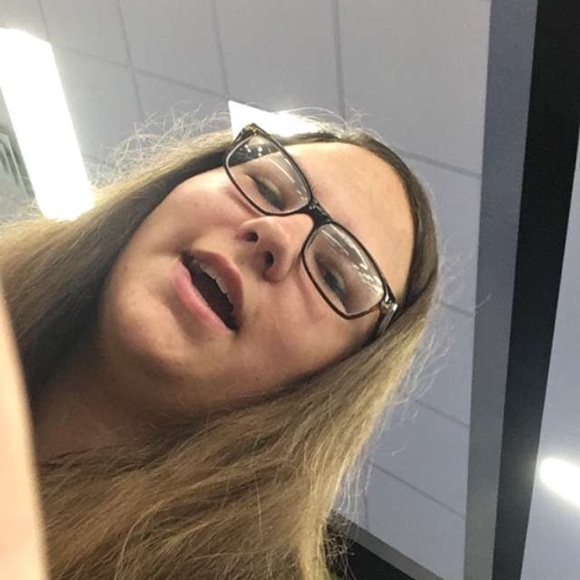 Meet your Posher, Gracey - Picture 3 of 6